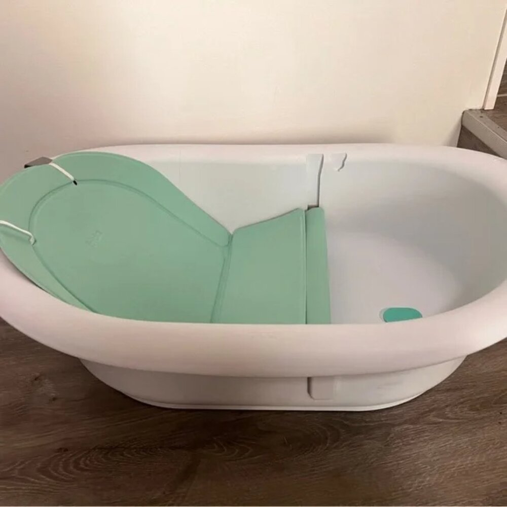 Frida Baby 4-in-1 Grow-With-Me Bath Tub